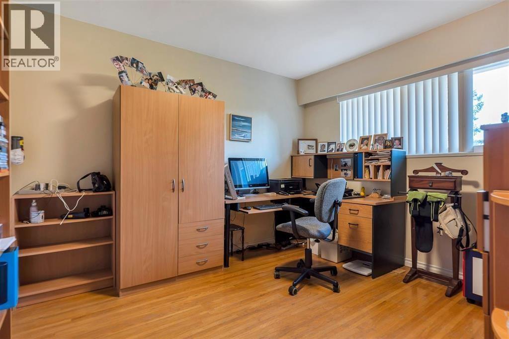 5882 51 Avenue, Delta