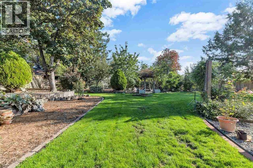 5882 51 Avenue, Delta