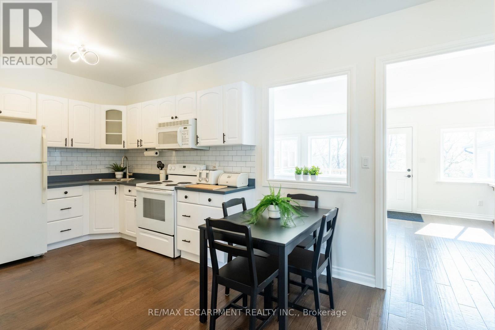 621 ROSSEAU ROAD — photo 9