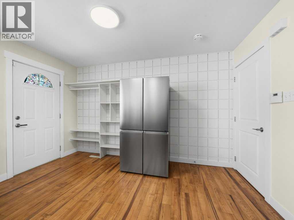 
          2211 19 Street Northeast
            <br/>
            <span>Calgary</span>
            , 
            <span>AB</span>
             <span>T2E4Y5</span>
         - Photo 9