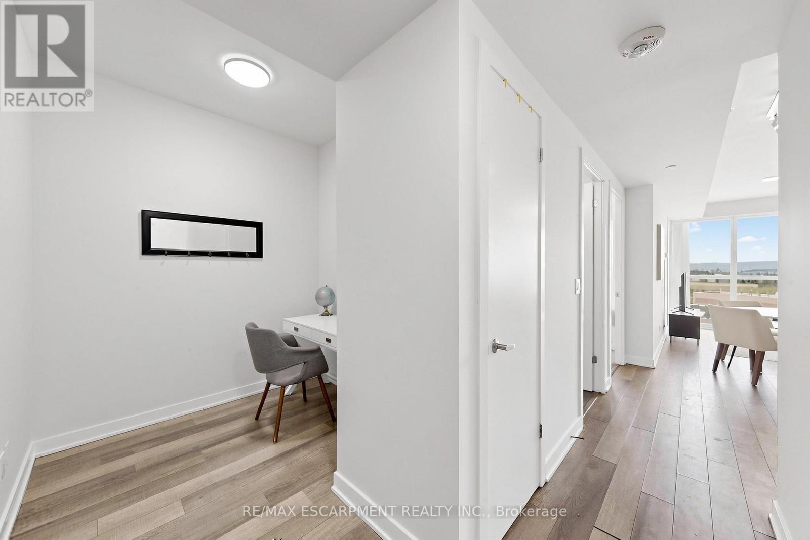 #D619 5220 DUNDAS STREET - 7