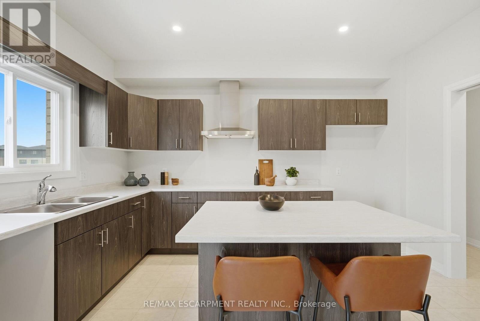 778 BRADFORD AVENUE - 18