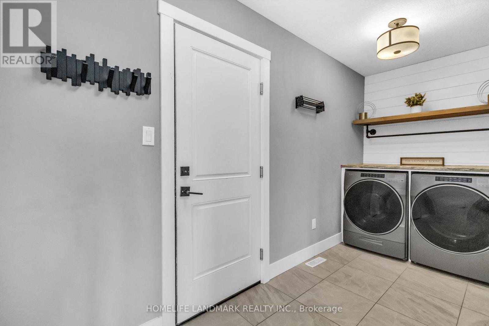 2 AUBURN DRIVE - 19