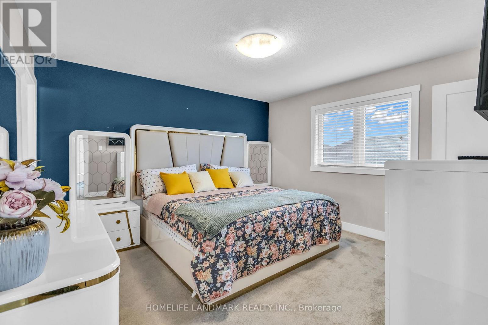 2 AUBURN DRIVE - 27