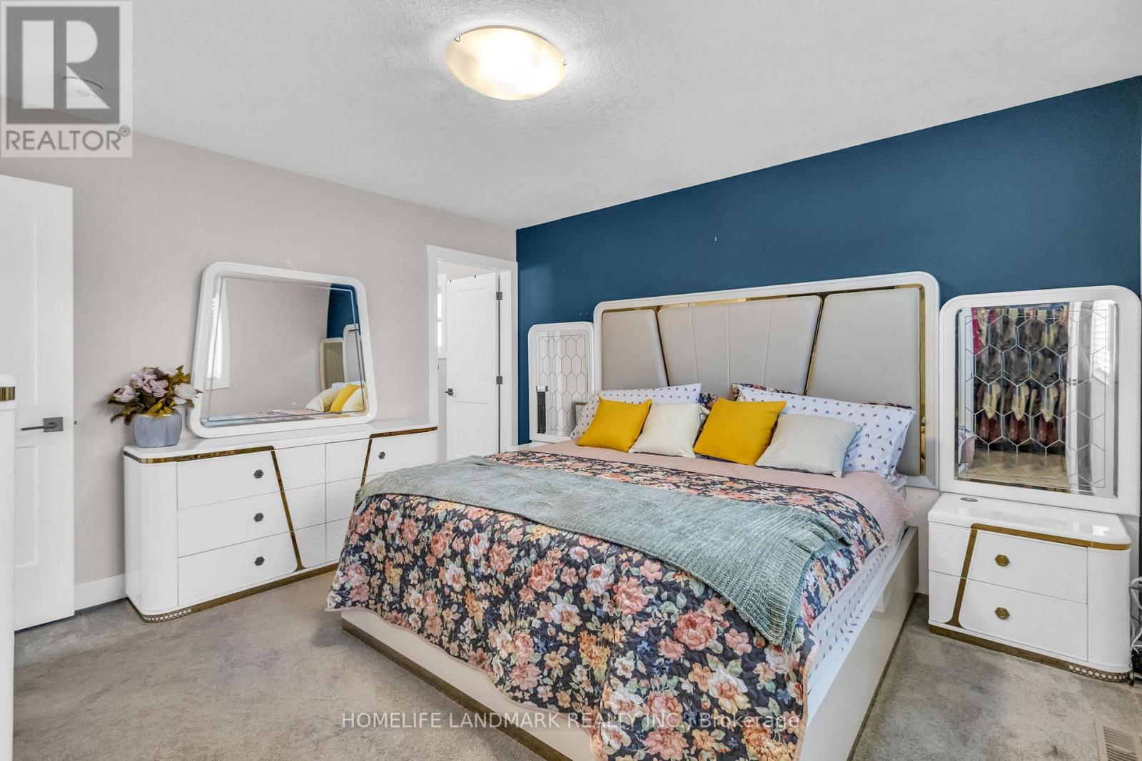 2 AUBURN DRIVE - 28