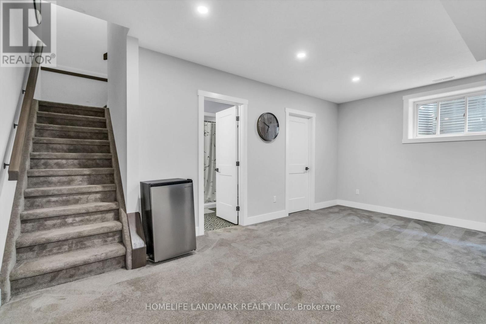 2 AUBURN DRIVE - 36