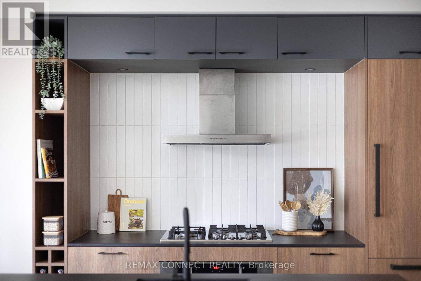 #402 41 DOVERCOURT ROAD - 20