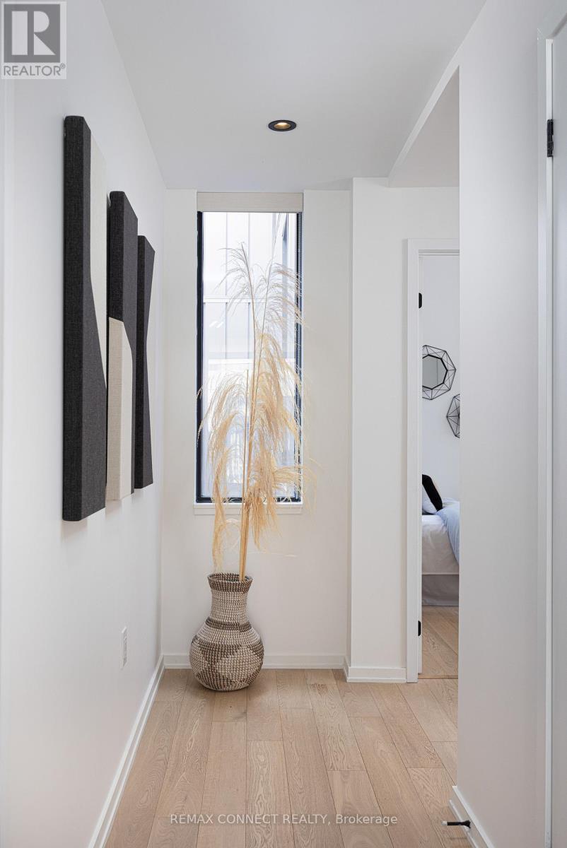 #402 41 DOVERCOURT ROAD - 25
