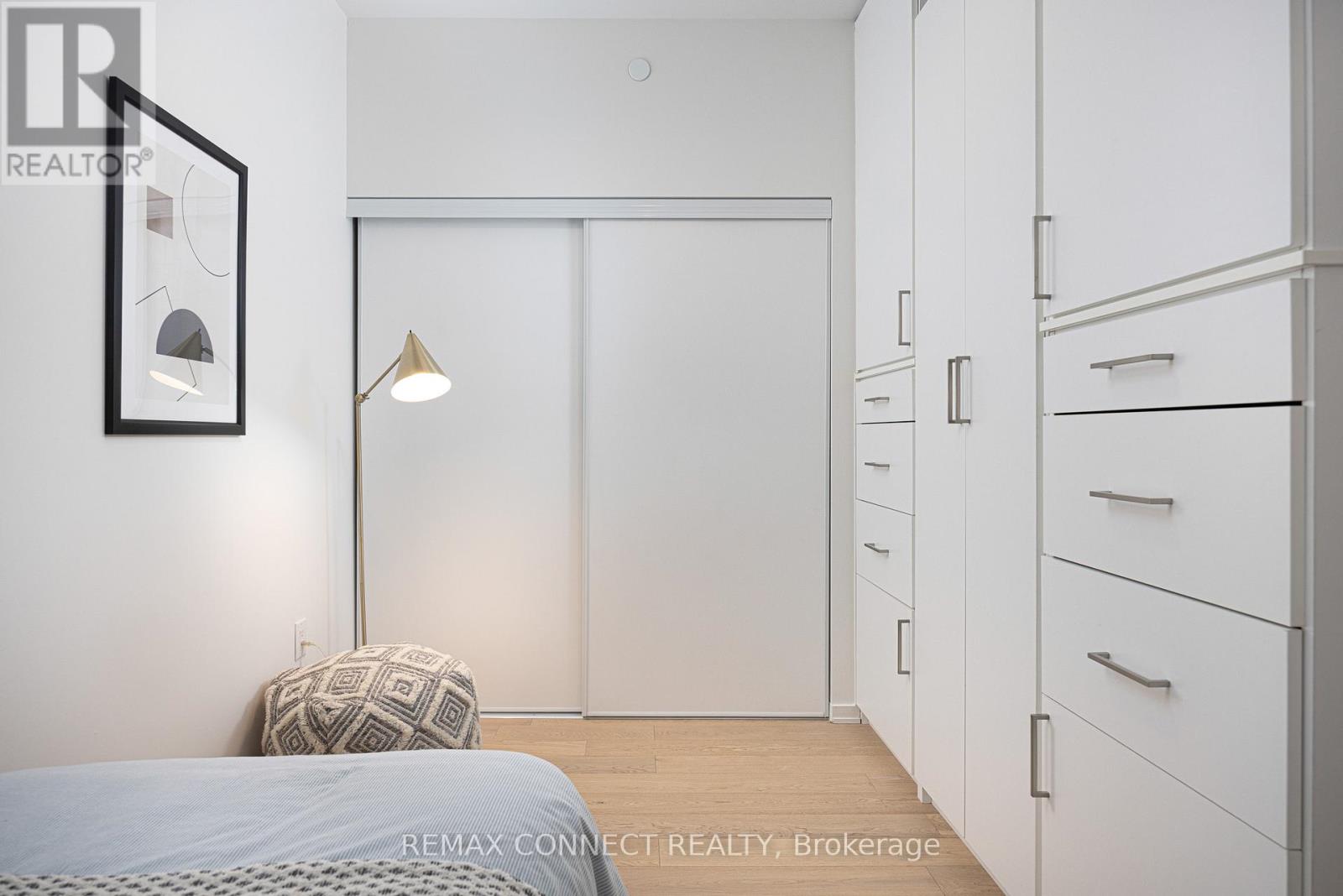 #402 41 DOVERCOURT ROAD - 32