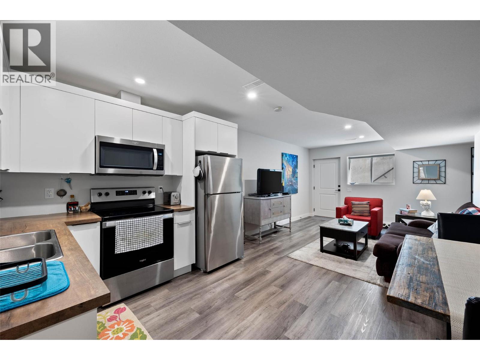 1886 QU'APPELLE BOULEVARD - 27