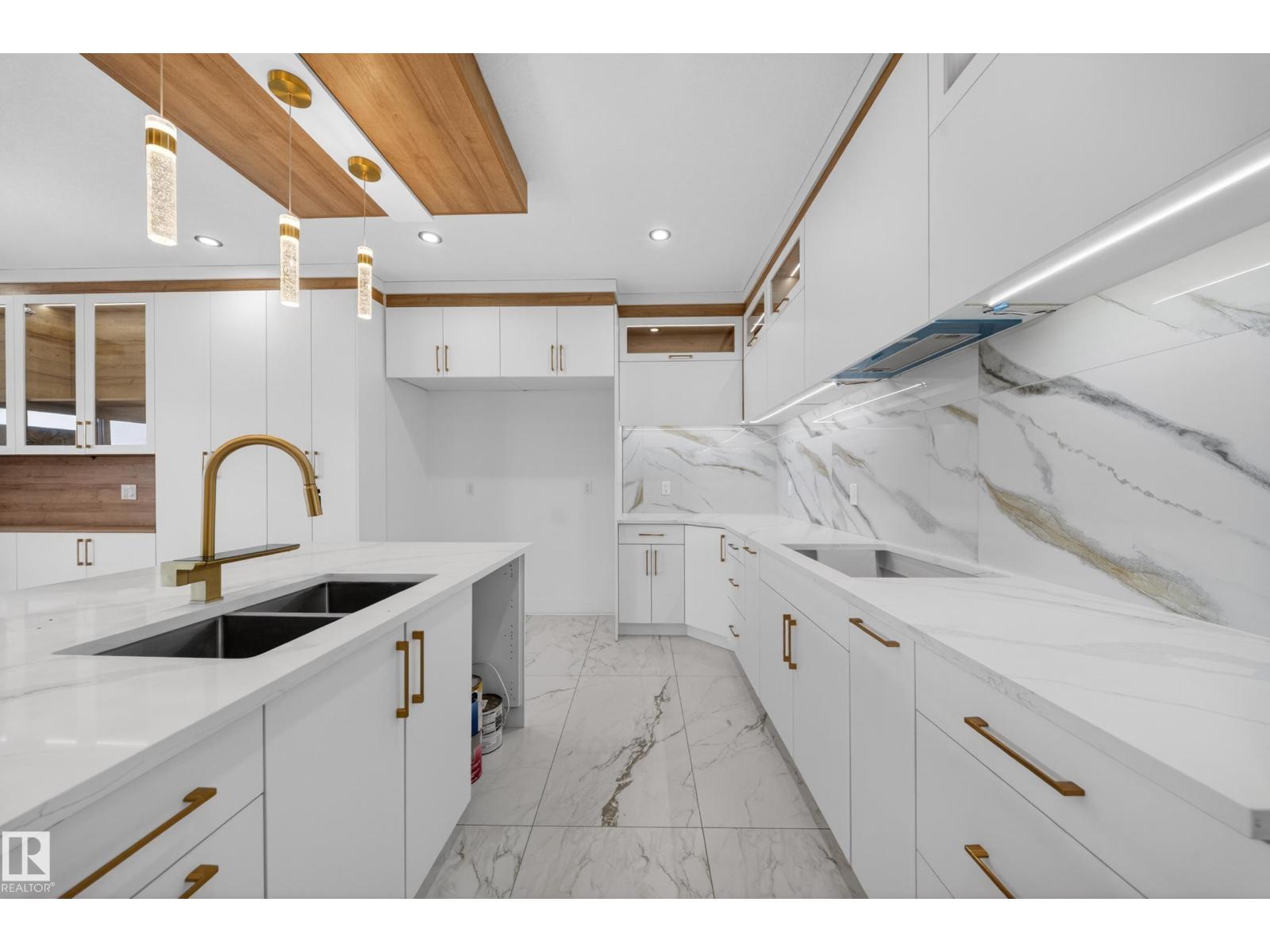 6025 19 ST NE - 17