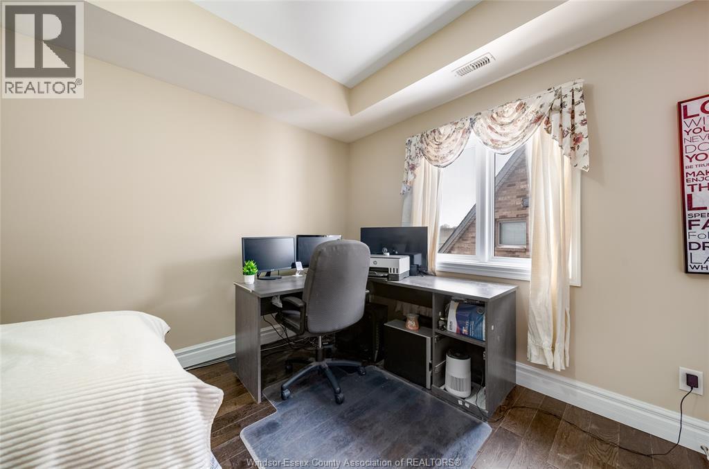 2280 DANDURAND - 33