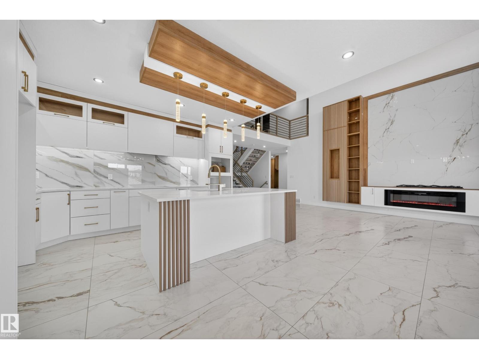 6025 19 ST NE - 13