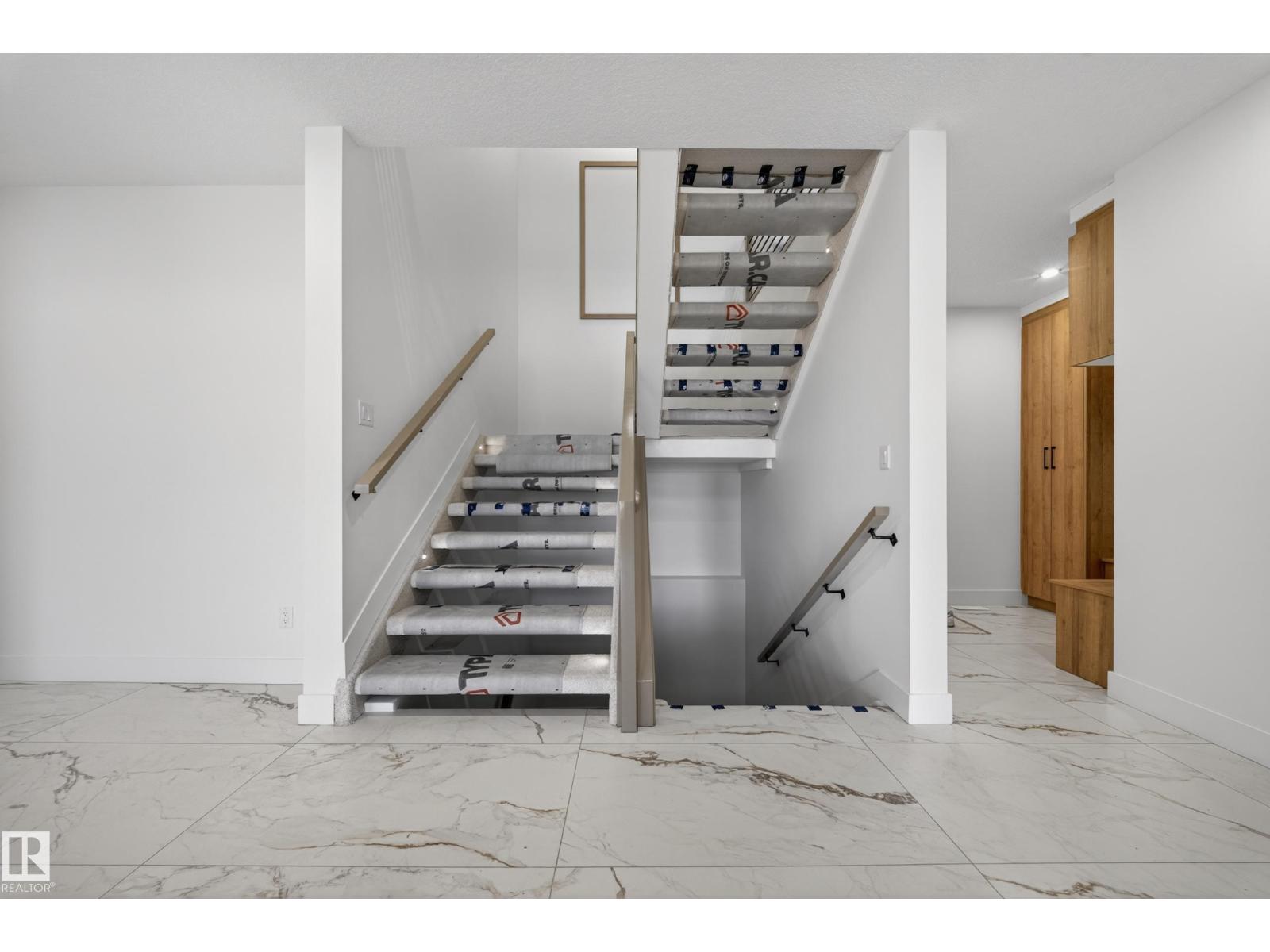 6025 19 ST NE - 24
