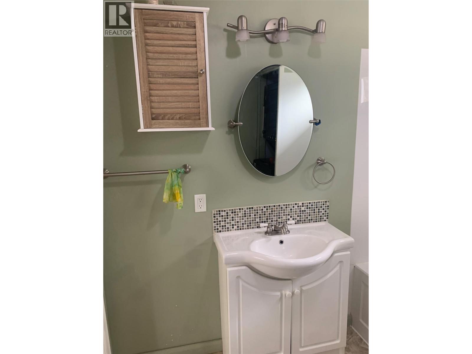 572 6 Highway - Image 3