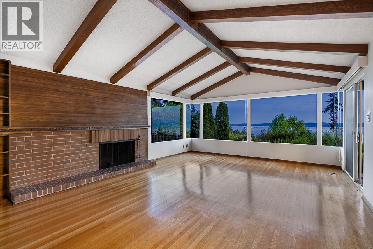 3898 SOUTHRIDGE AVENUE, West Vancouver