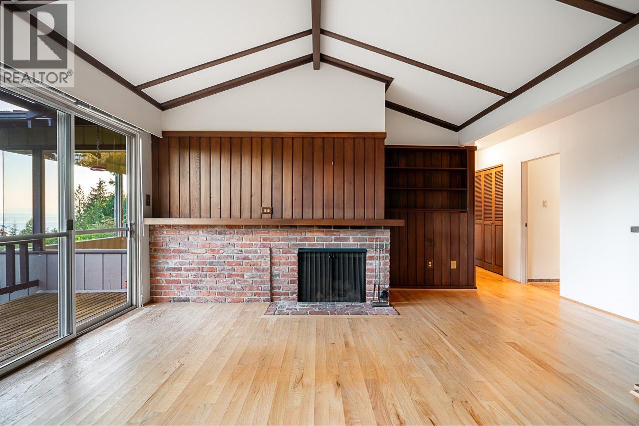 3898 SOUTHRIDGE AVENUE, West Vancouver