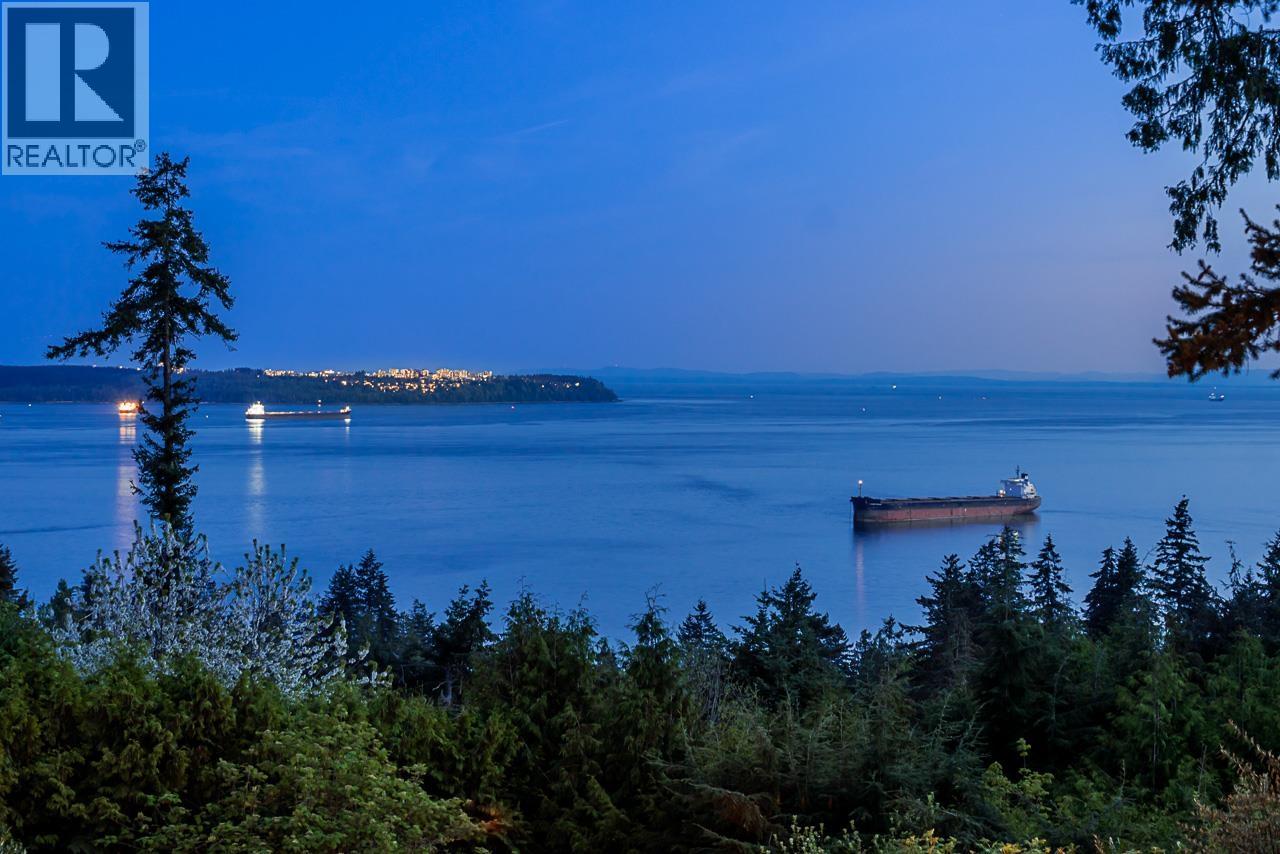 3898 SOUTHRIDGE AVENUE, West Vancouver