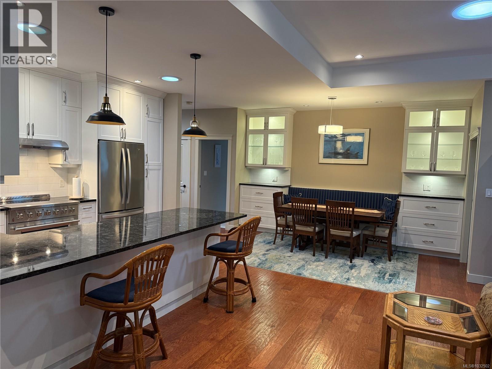 #10 2895 RIVER RD - 4