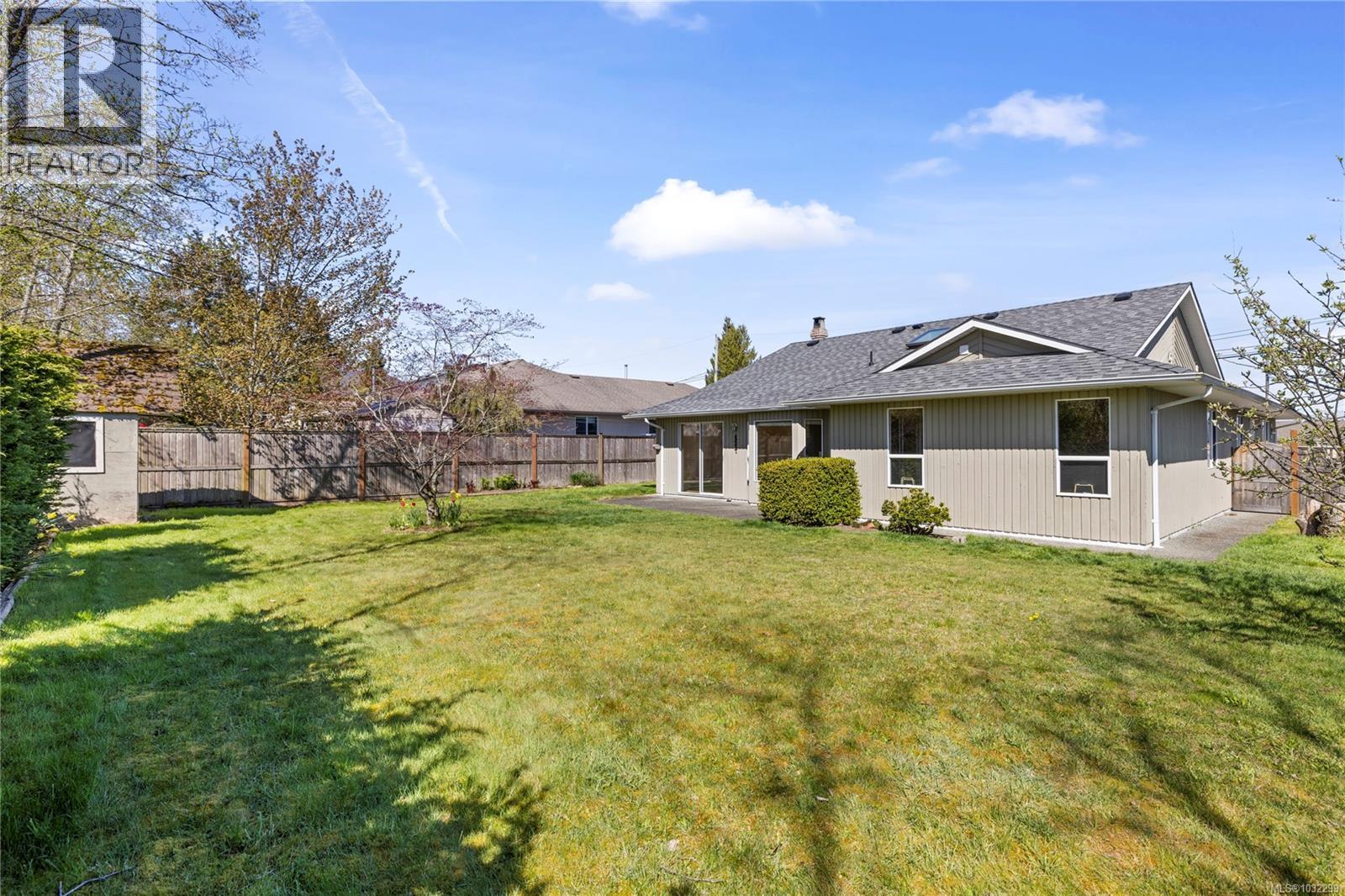 852 Aberdeen Dr, Parksville