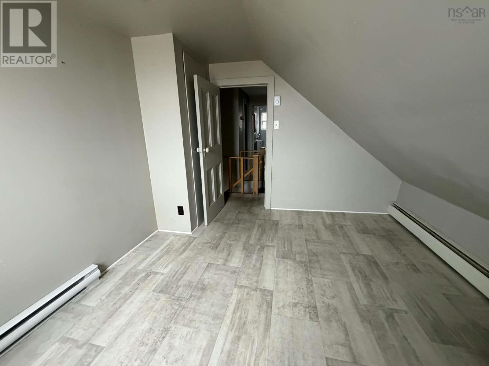 Property 4 of 33 of 10 Barren Road