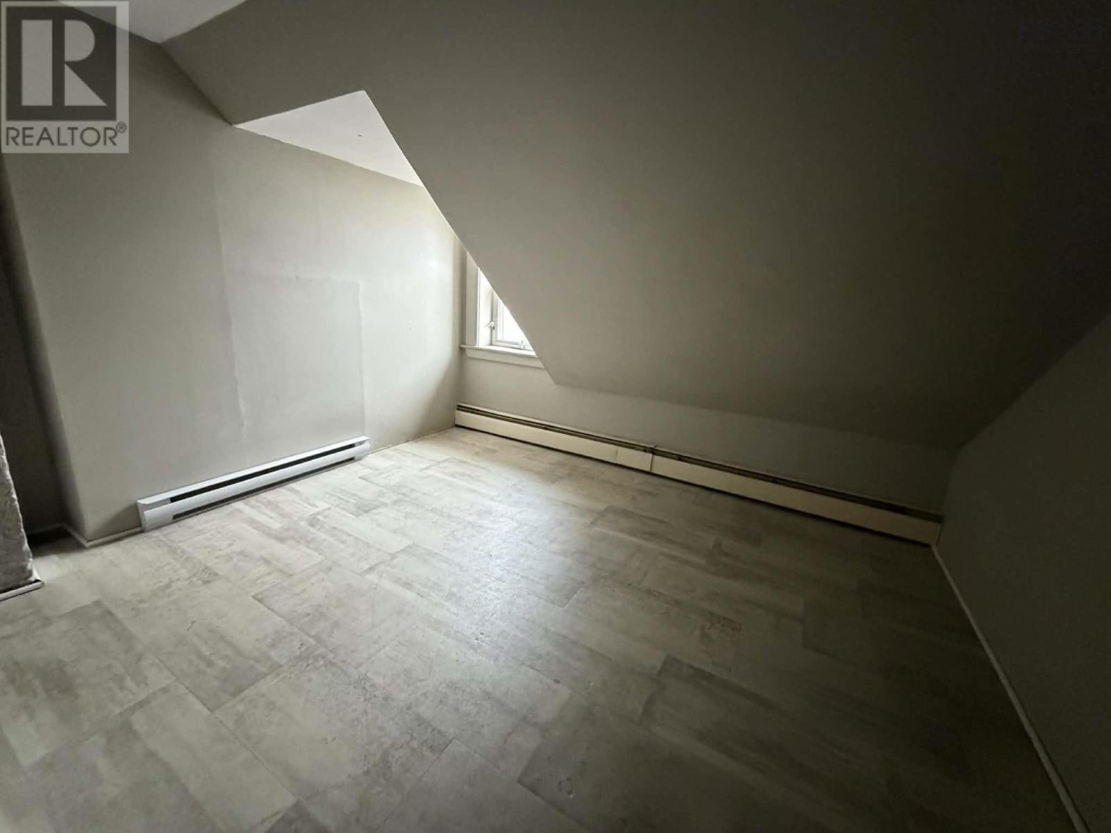 Property 16 of 33 of 10 Barren Road