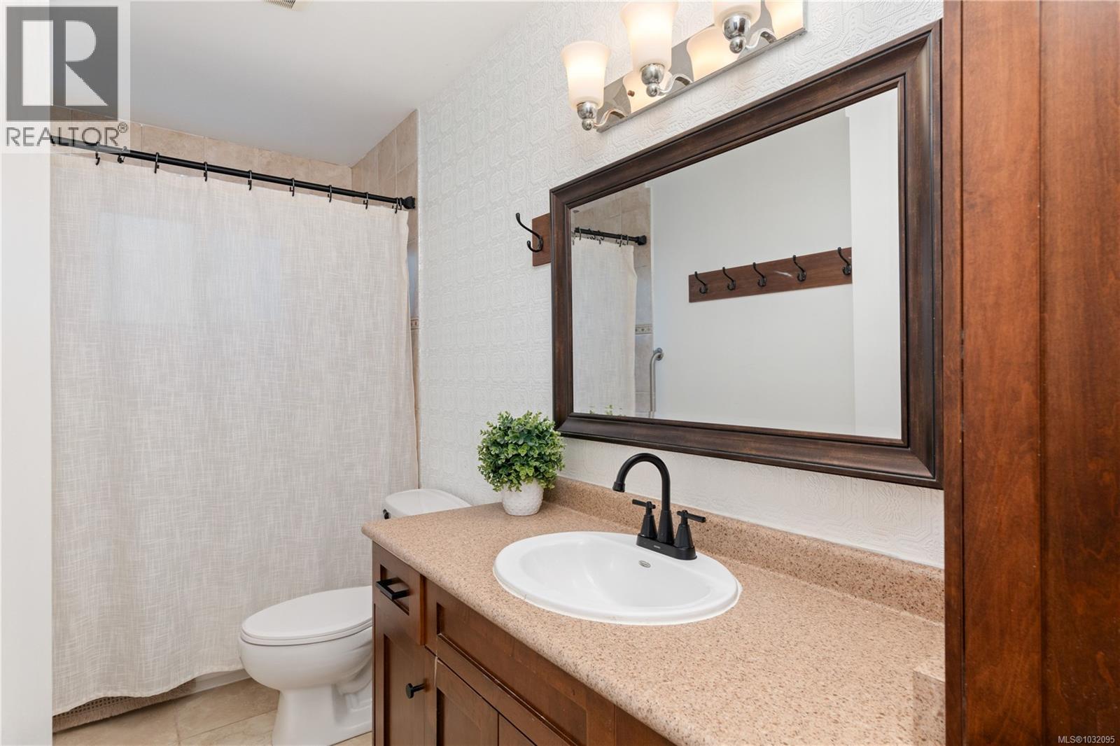  1322 Reginald Place, Langford