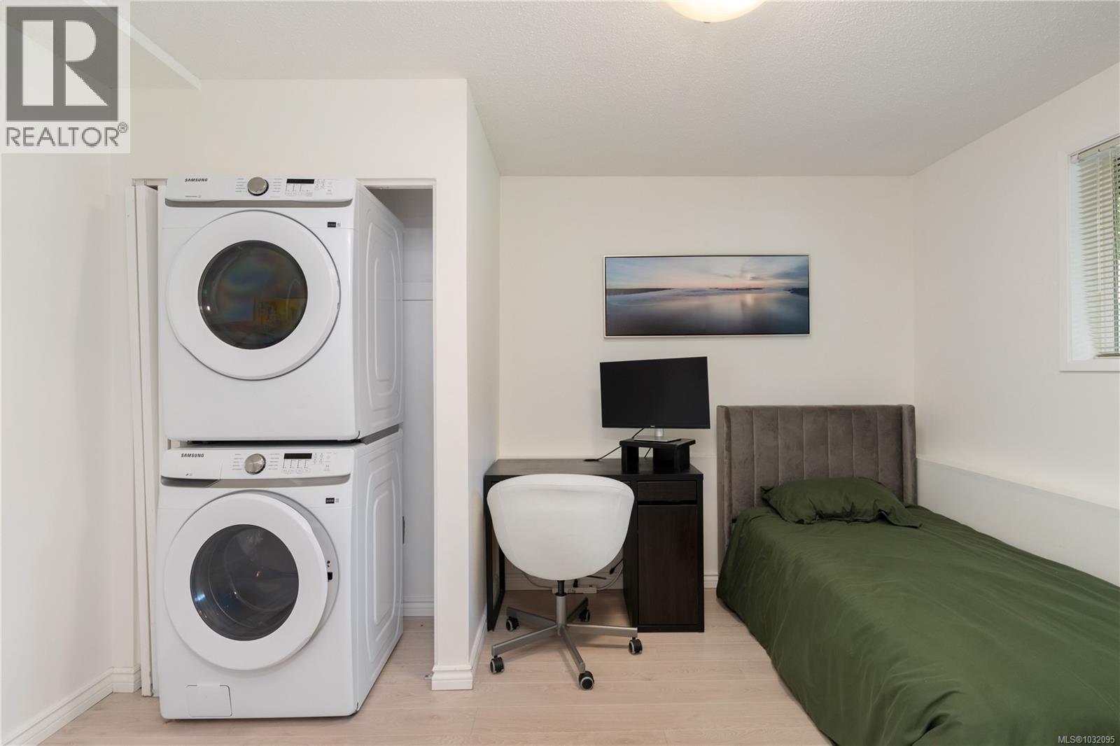  1322 Reginald Place, Langford