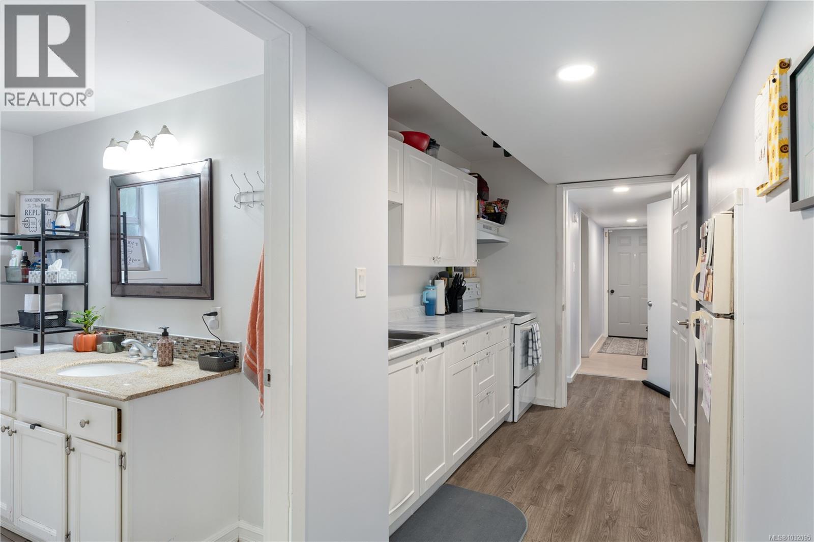  1322 Reginald Place, Langford