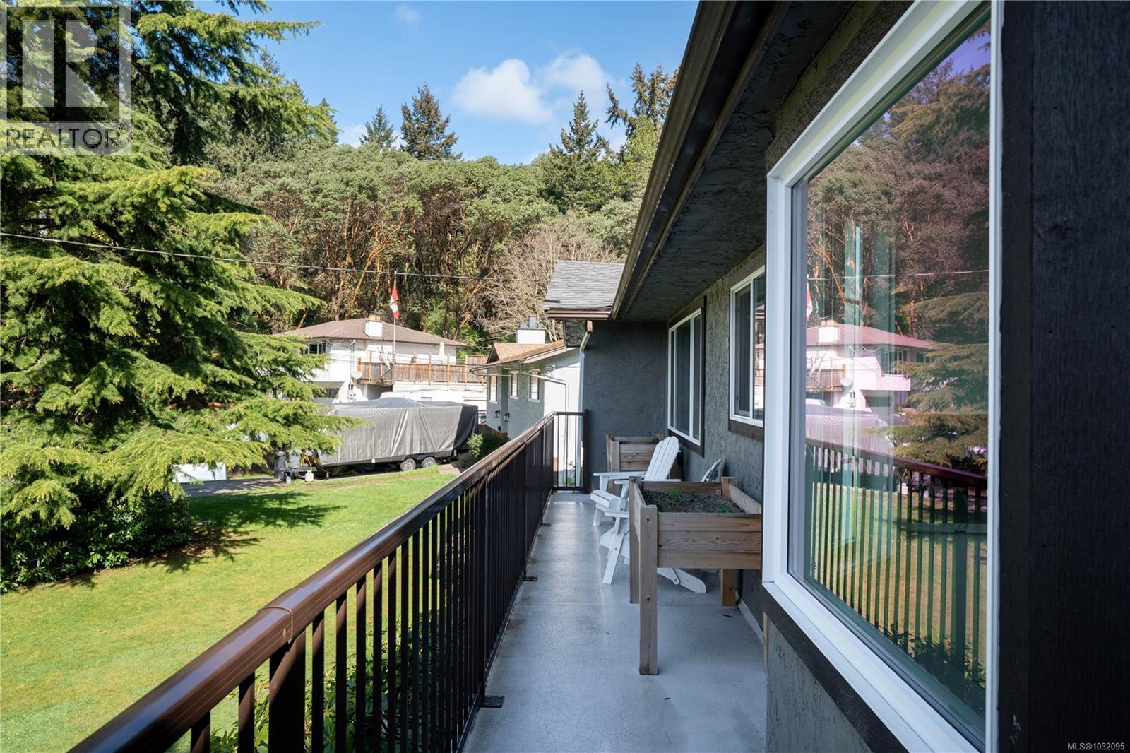  1322 Reginald Place, Langford