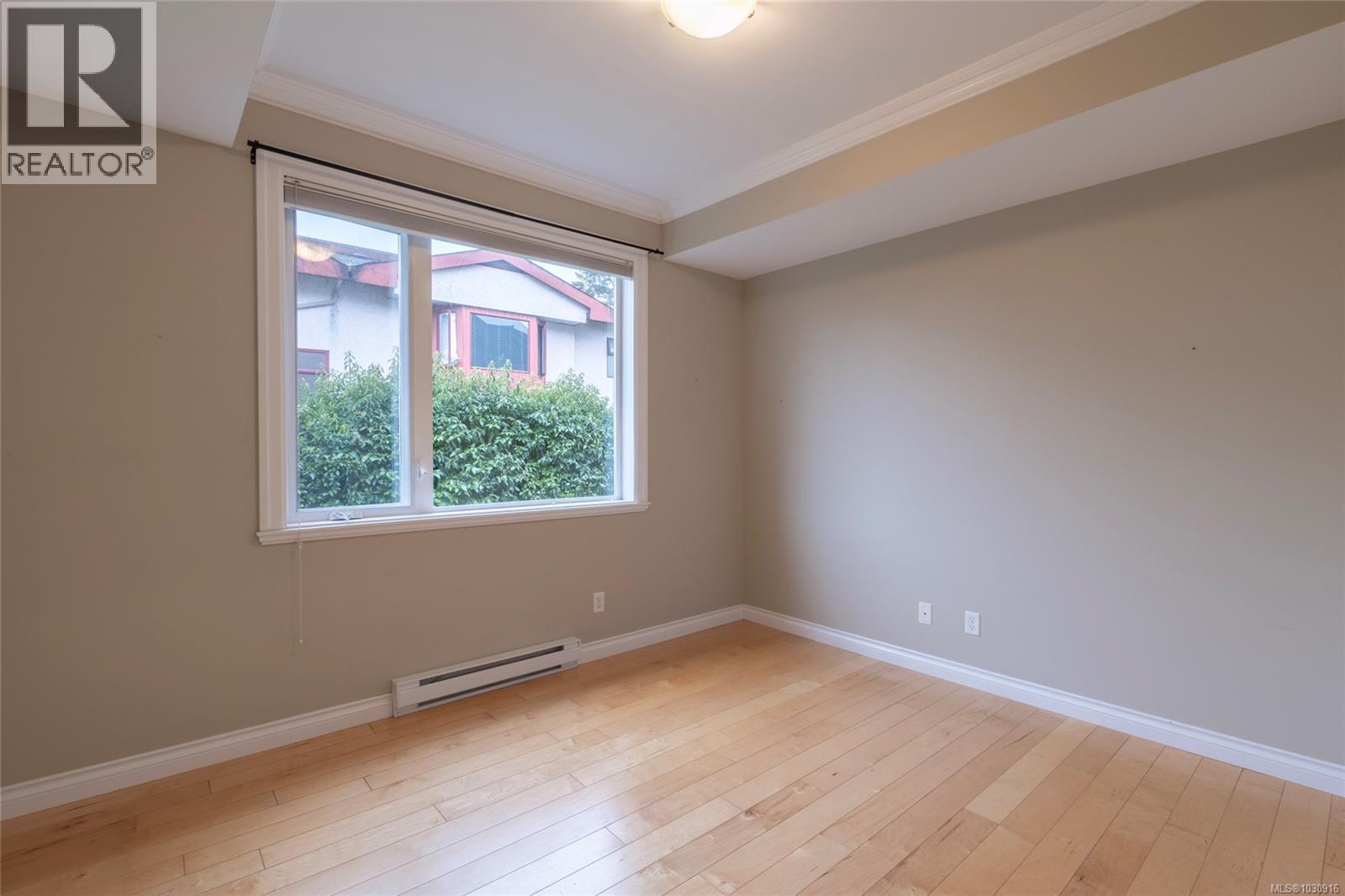 201 9942 Third Street, Sidney