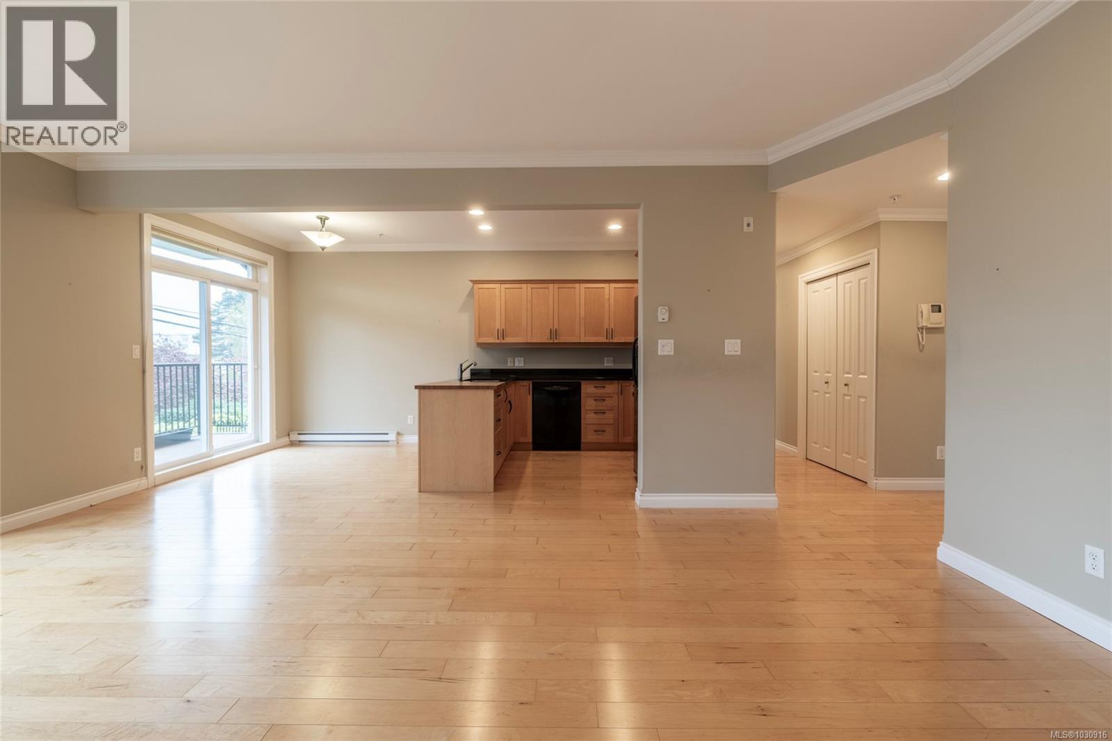 201 9942 Third Street, Sidney