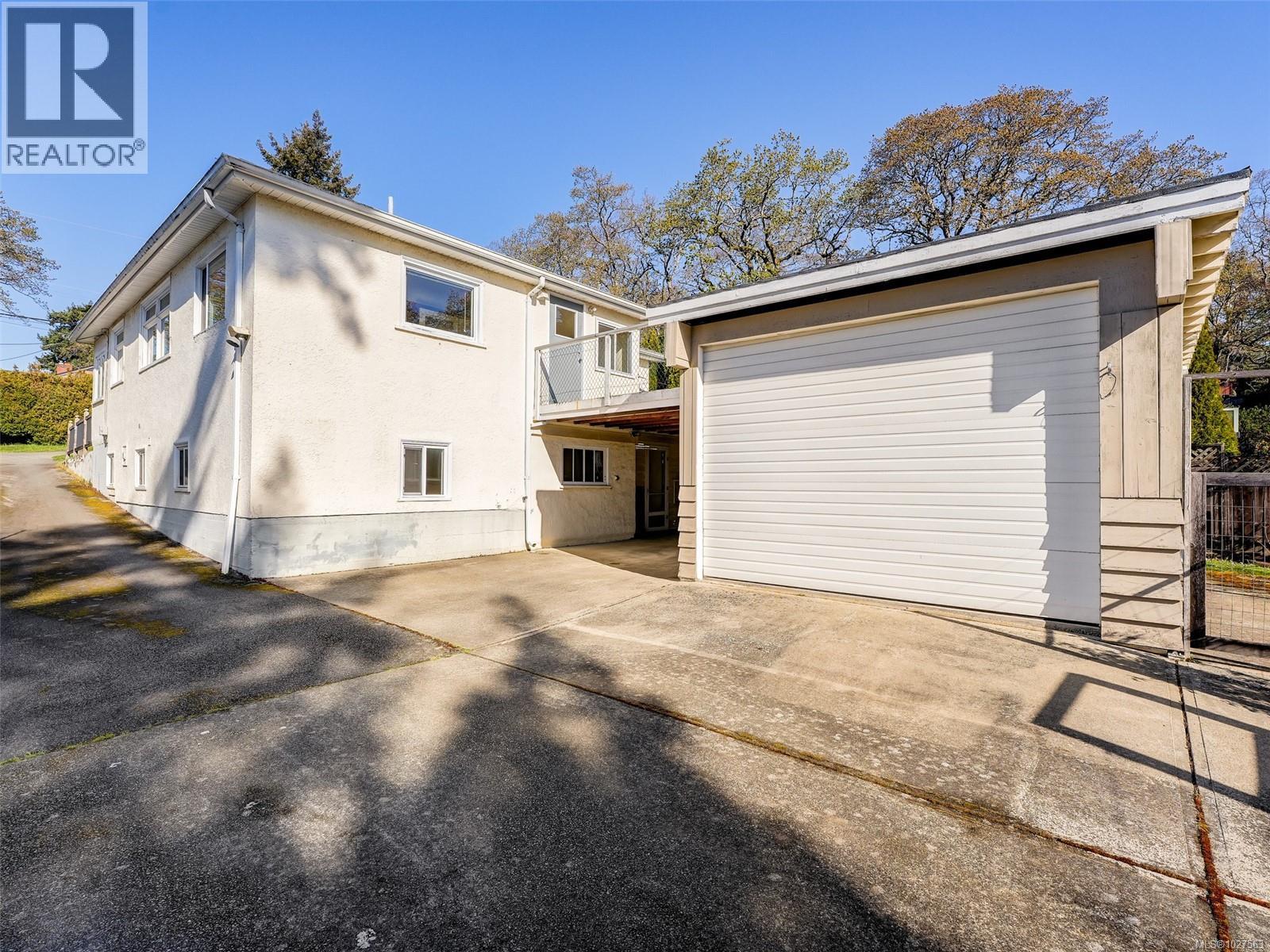  3551 Doncaster Drive, Saanich