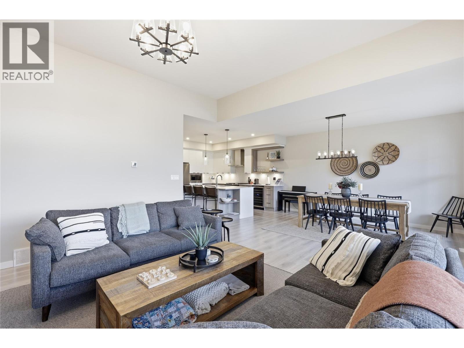 #14 260 Rue Cheval Noir Unit# 14 - 8