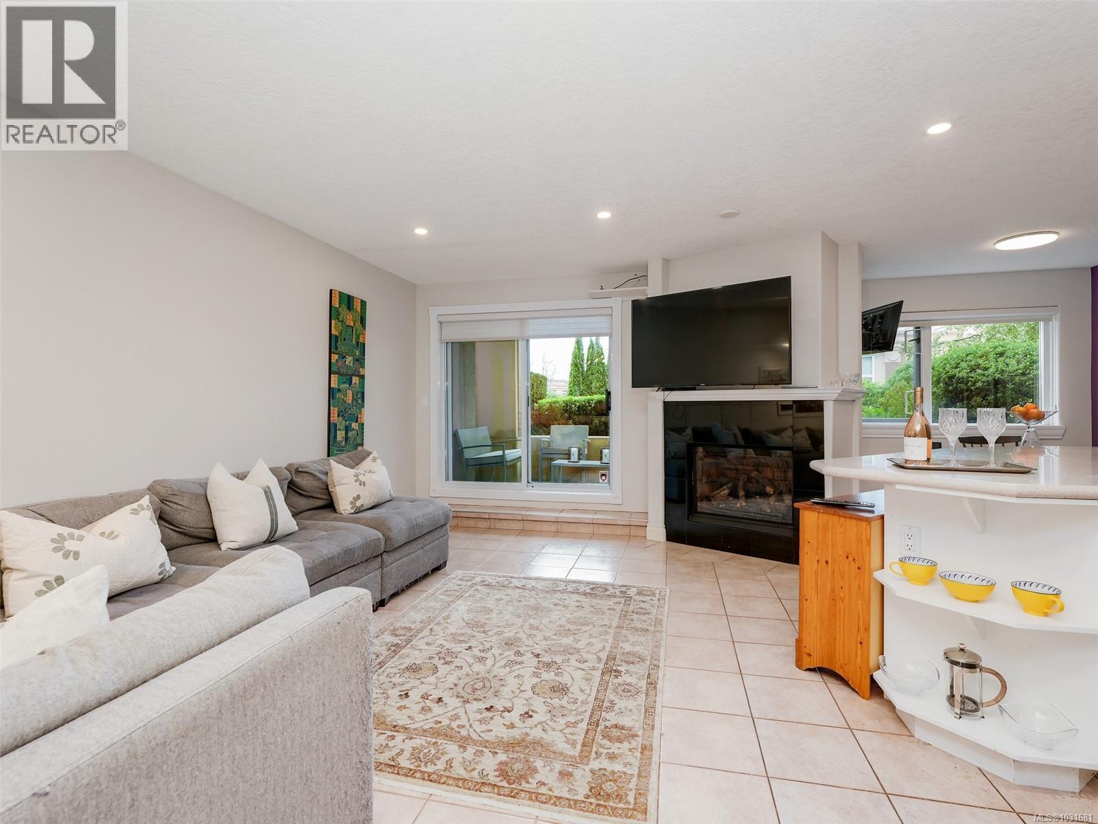 #104 75 Songhees Rd - 13