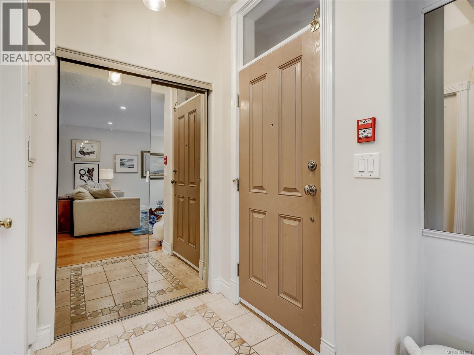 104 75 Songhees Road, Victoria