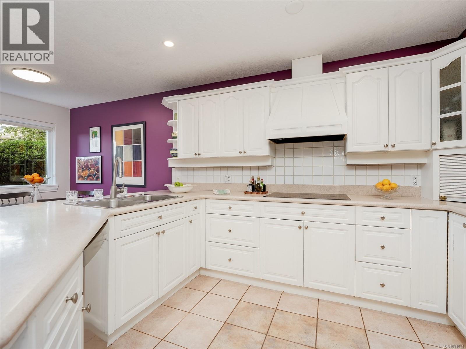 104 75 Songhees Road, Victoria