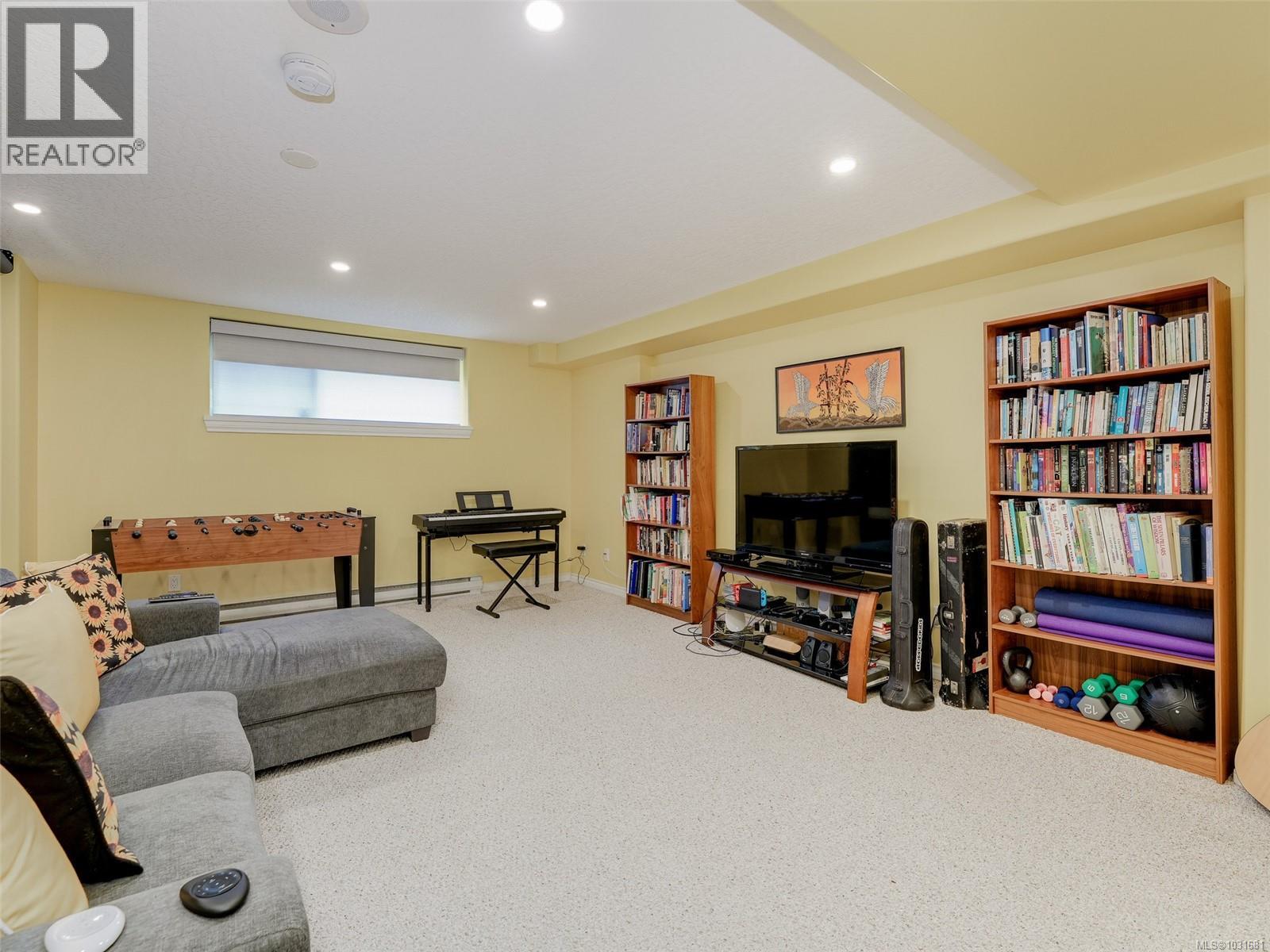 #104 75 Songhees Rd - 30