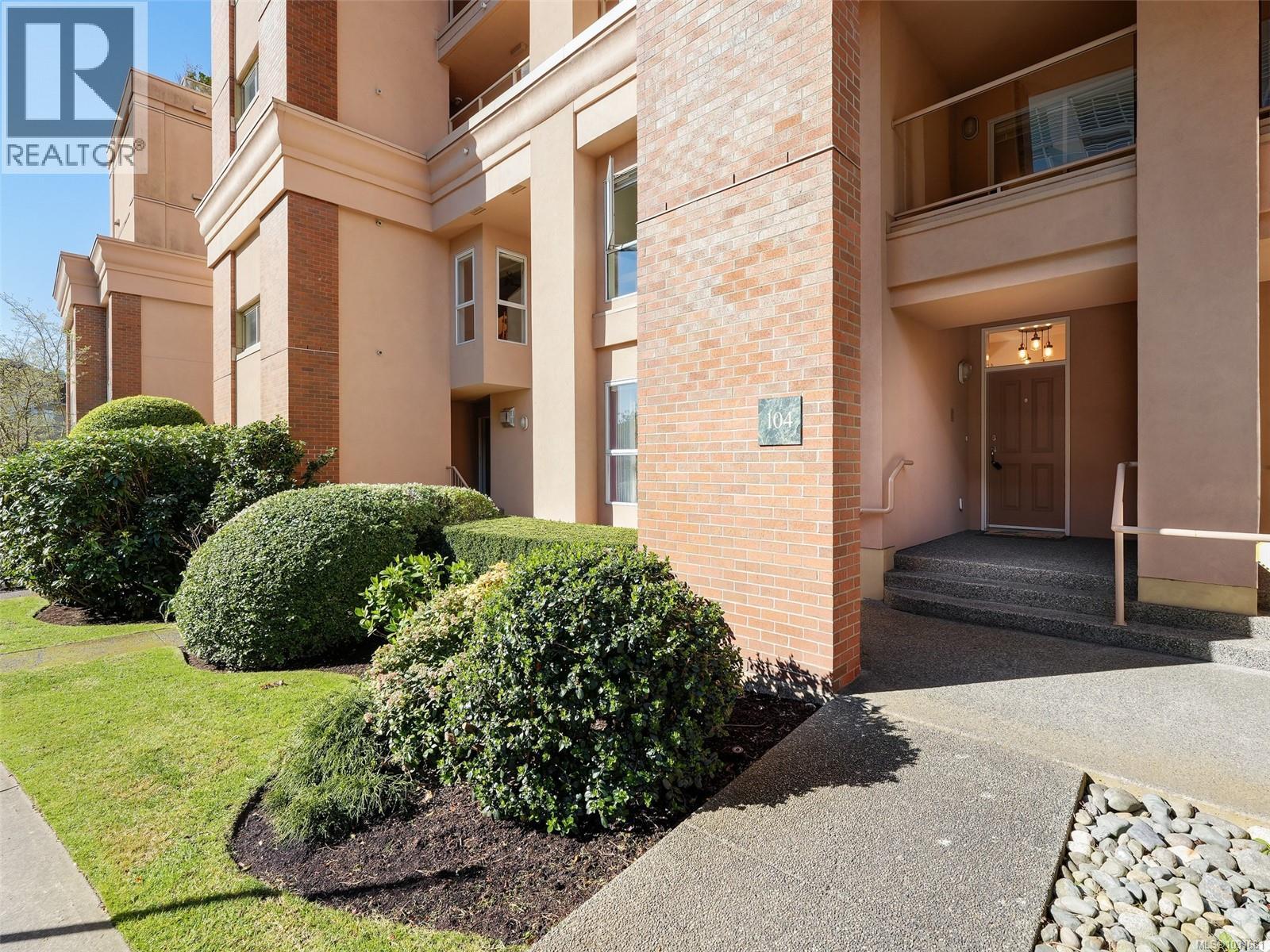 #104 75 Songhees Rd - 2