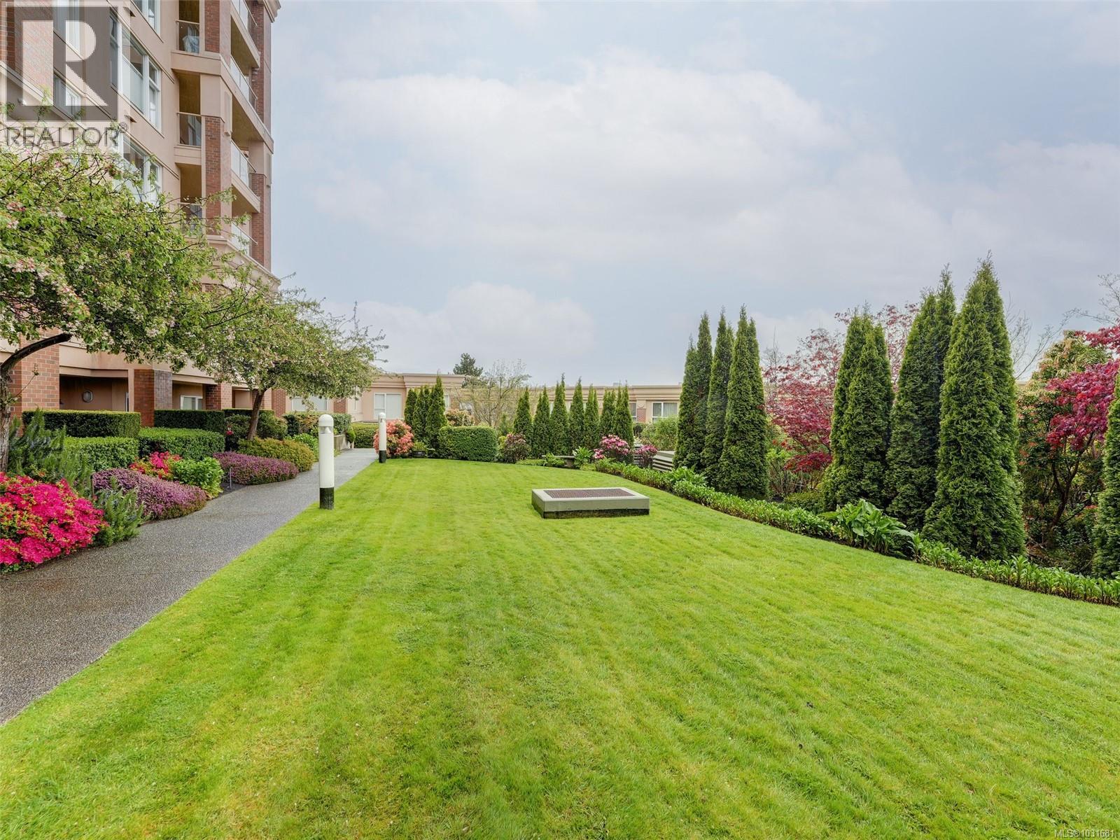 #104 75 Songhees Rd - 36