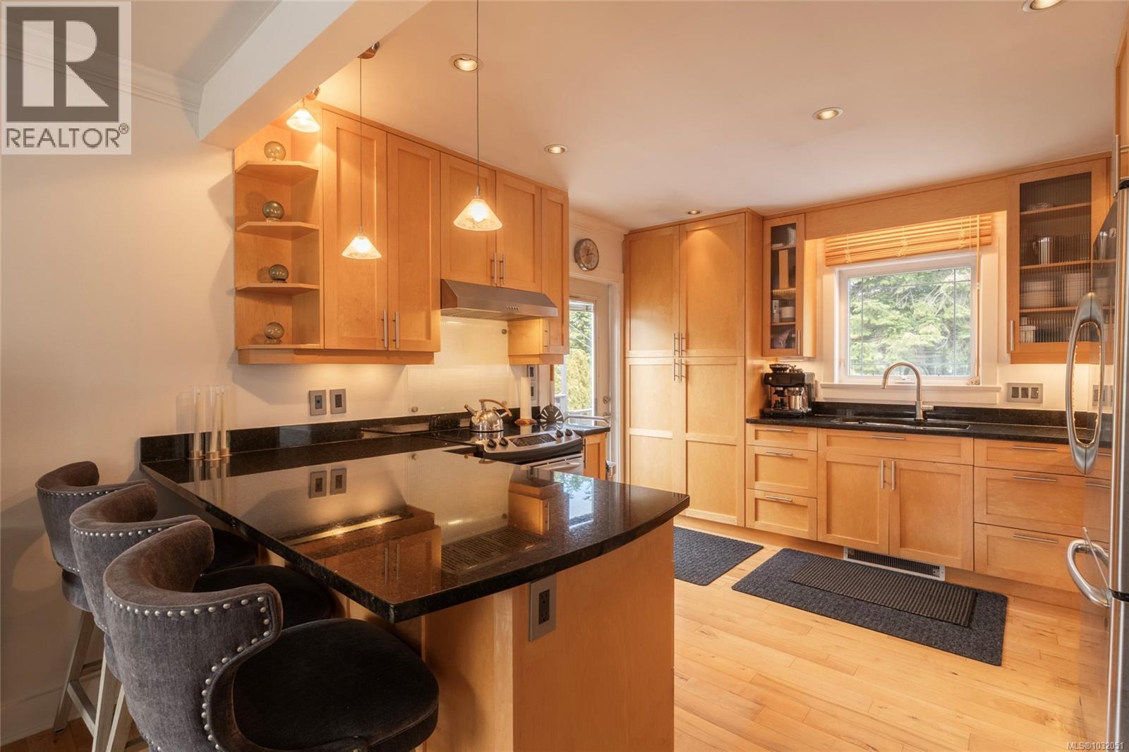  870 Pendene Place, Saanich