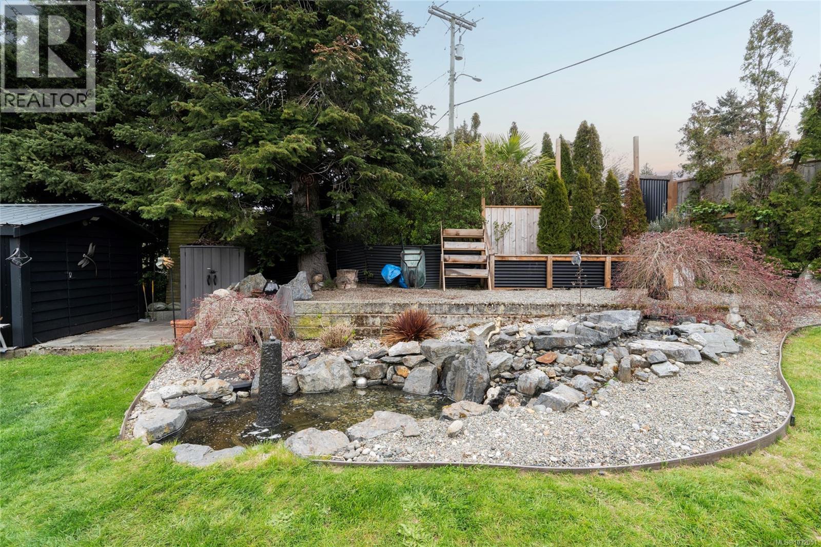  870 Pendene Place, Saanich