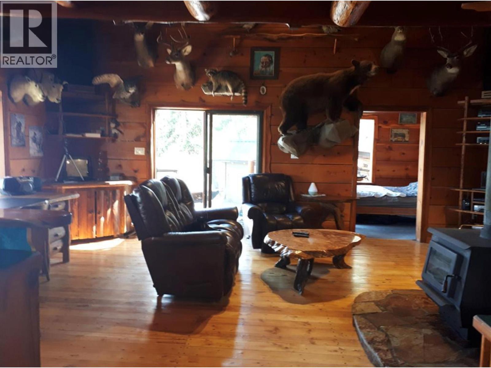 7142 Fintry Delta Road N - 6
