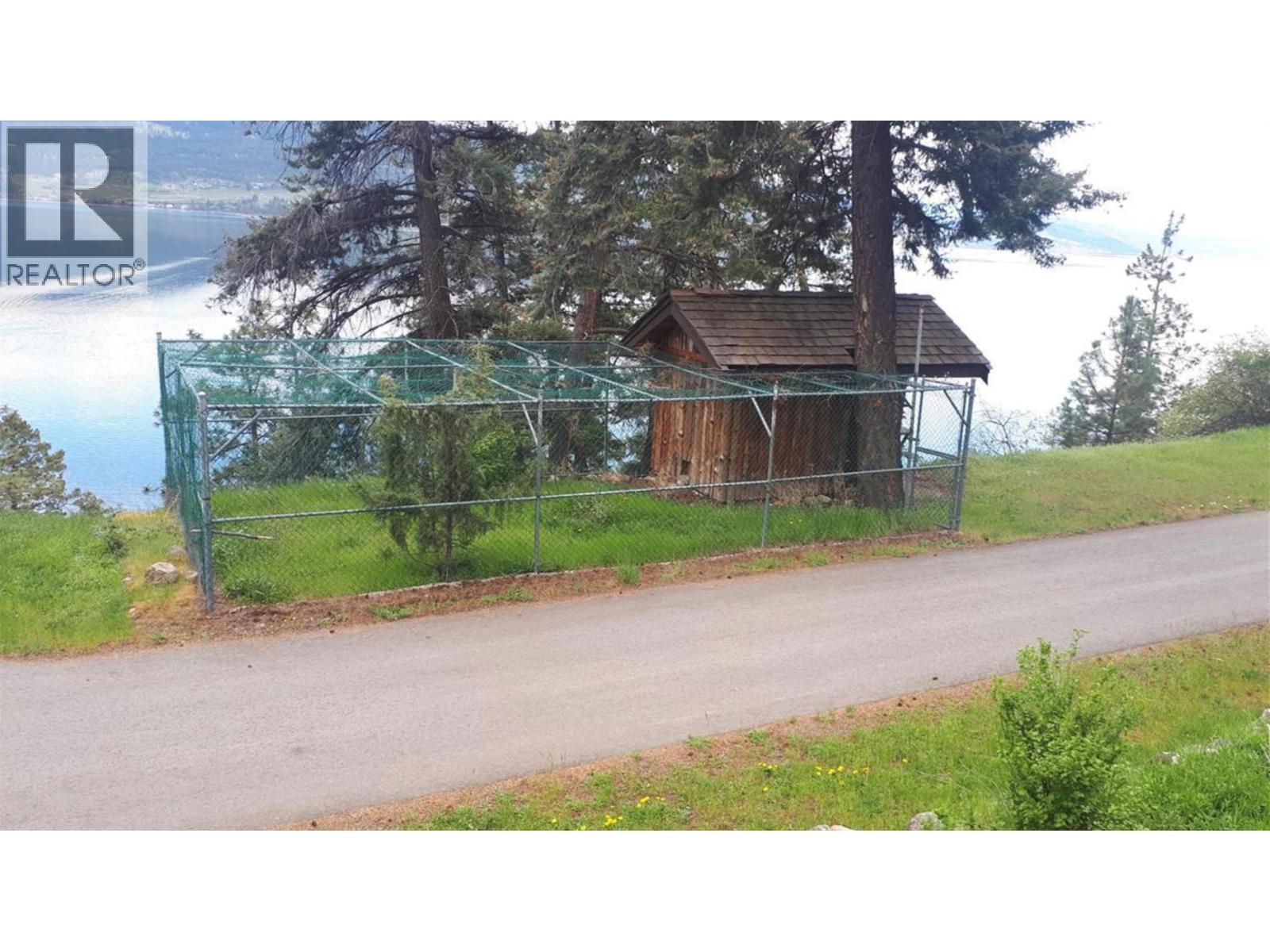 7142 Fintry Delta Road N - 7