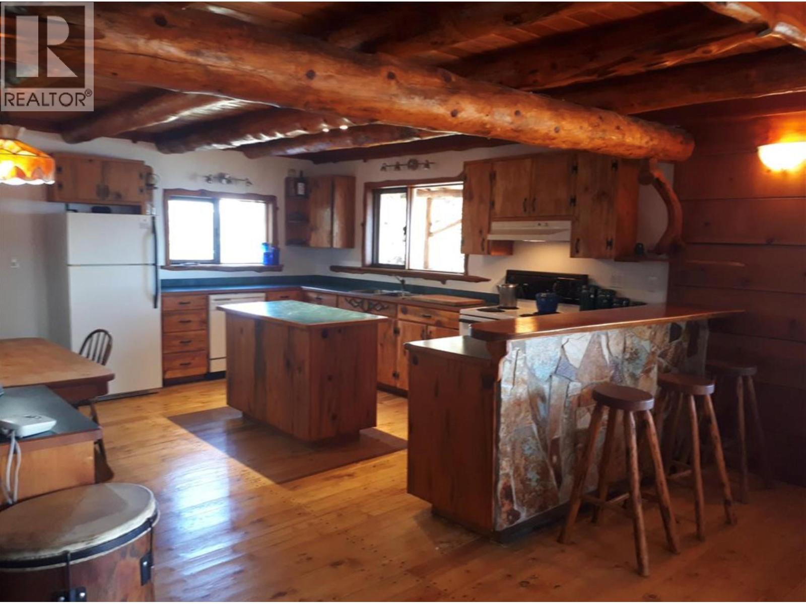 7142 Fintry Delta Road N - 4