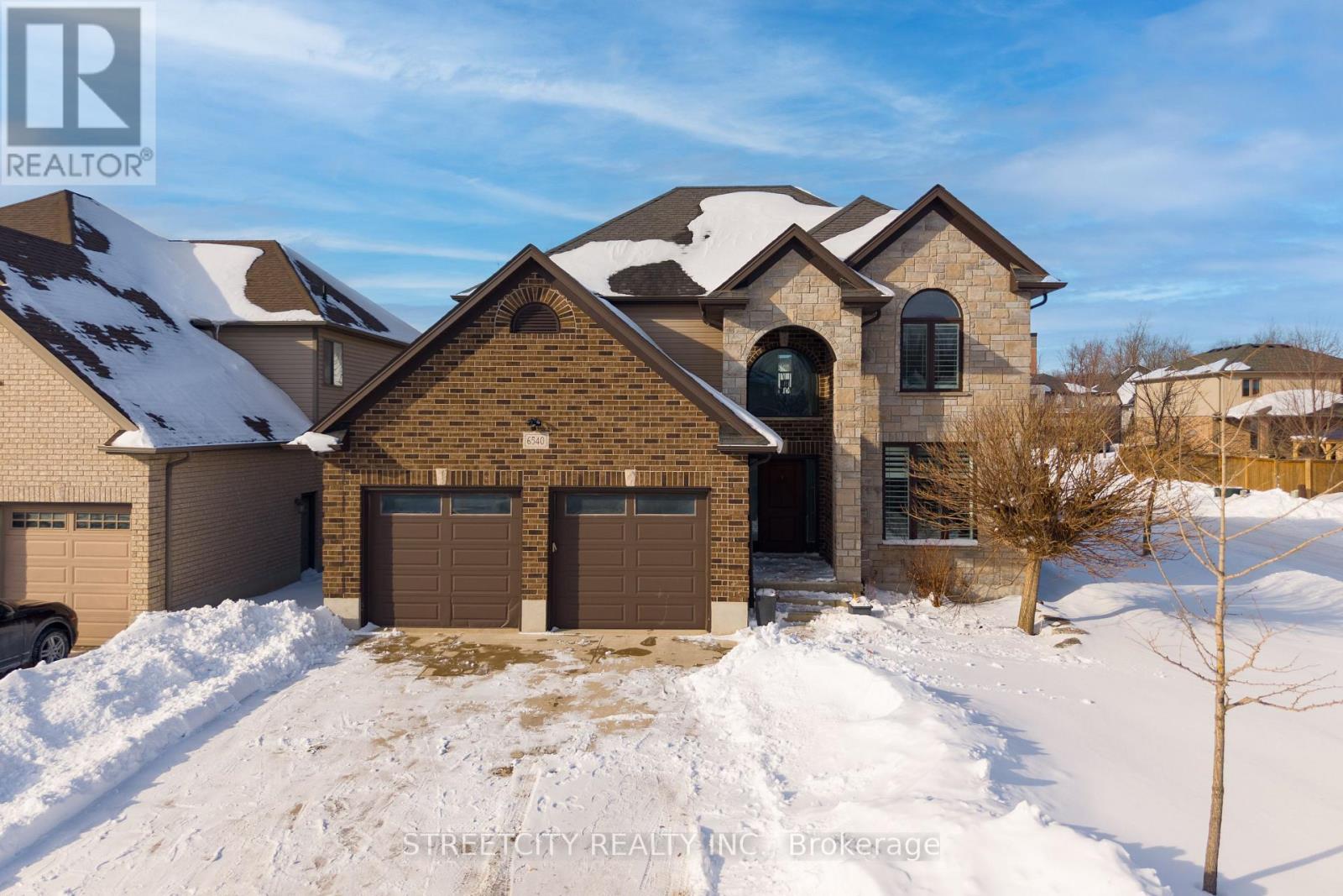 6540 UPPER CANADA CROSS