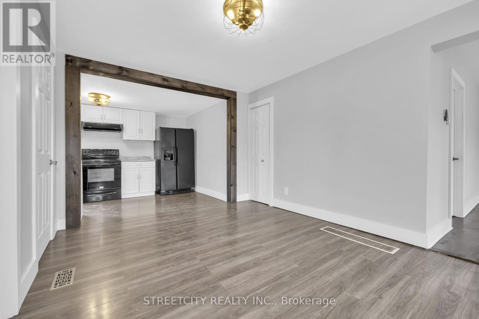 190 KING STREET — photo 11