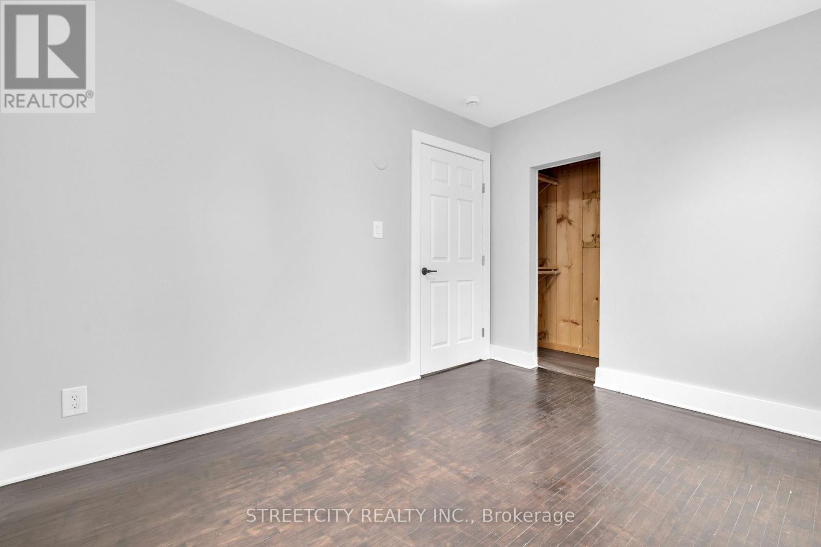 190 KING STREET — photo 28