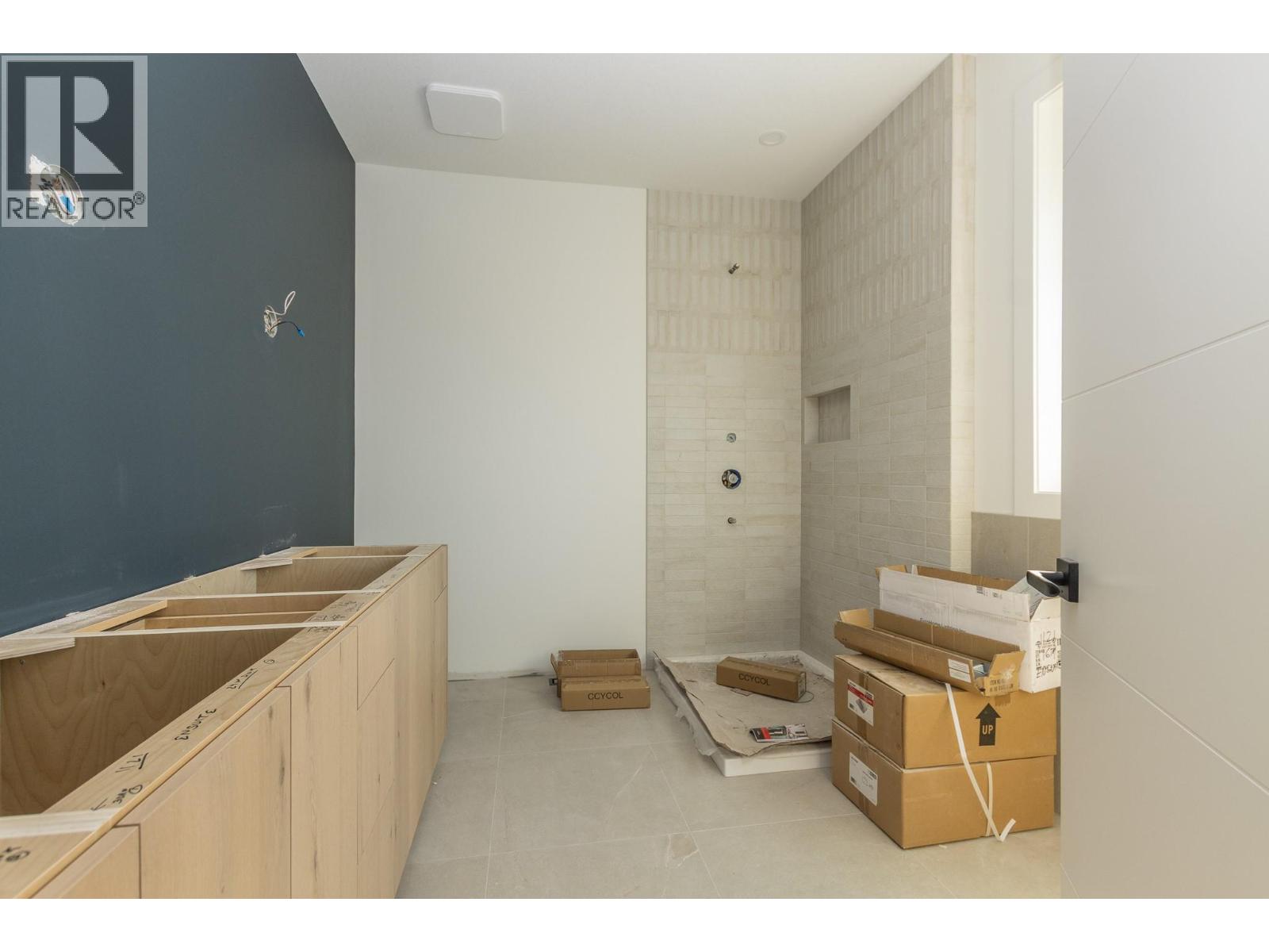 1121 16 AVENUE SE - 11