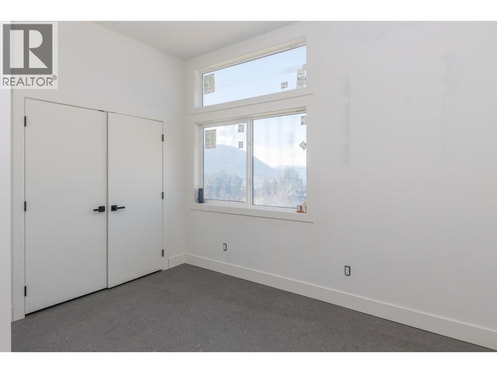 1121 16 AVENUE SE - 12